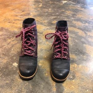 Sorel PDX wedge boot